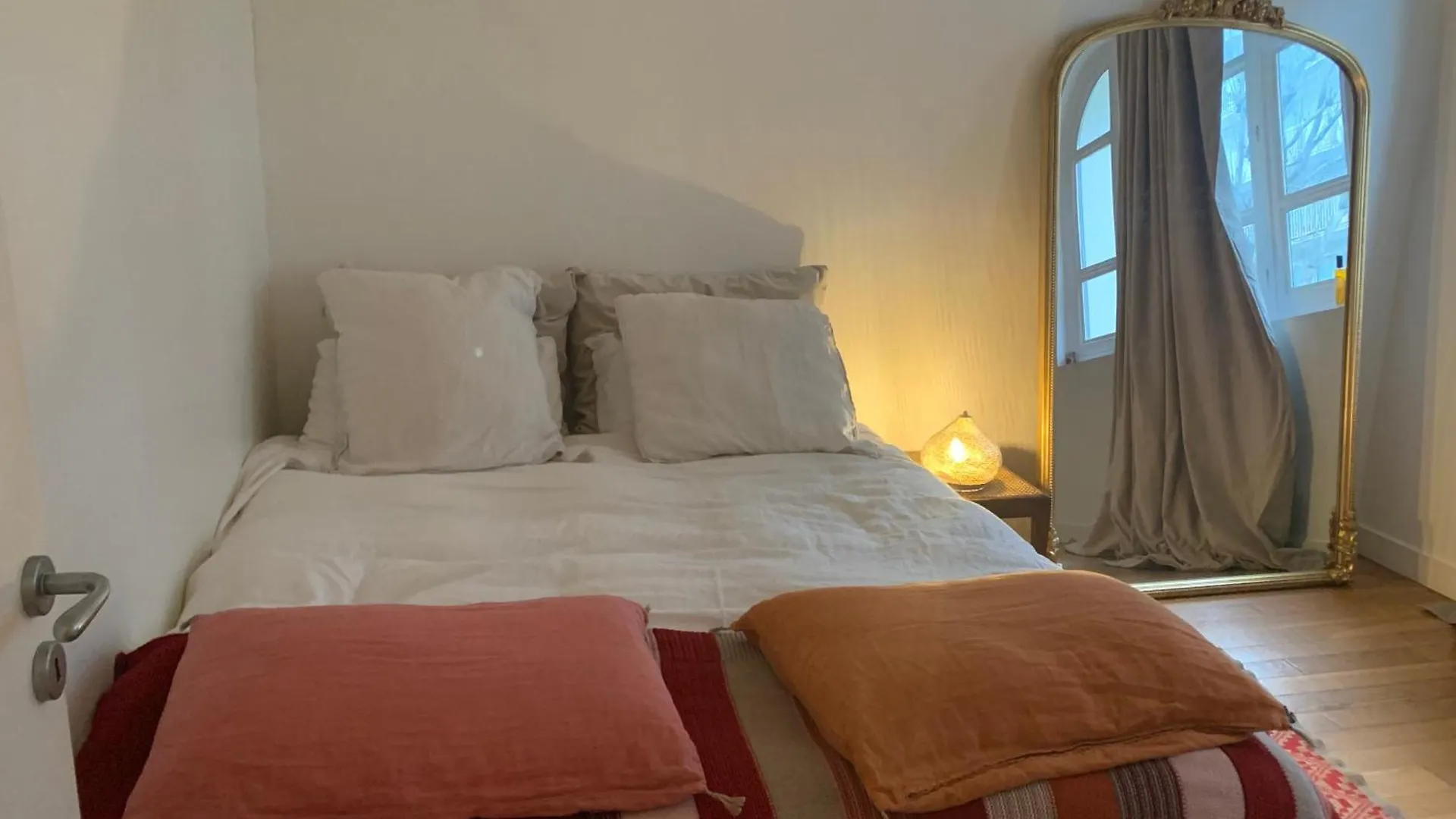 Lardennois - Kp - Beautiful Apartment Near Buttes Chaumont contacts
